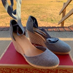 Old Navy lace up wedges